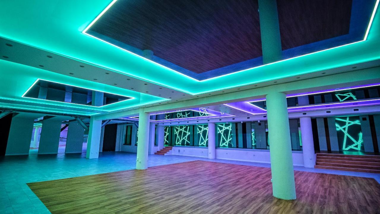 Hotel Senator Konferencje & Spa Starachowice Dış mekan fotoğraf