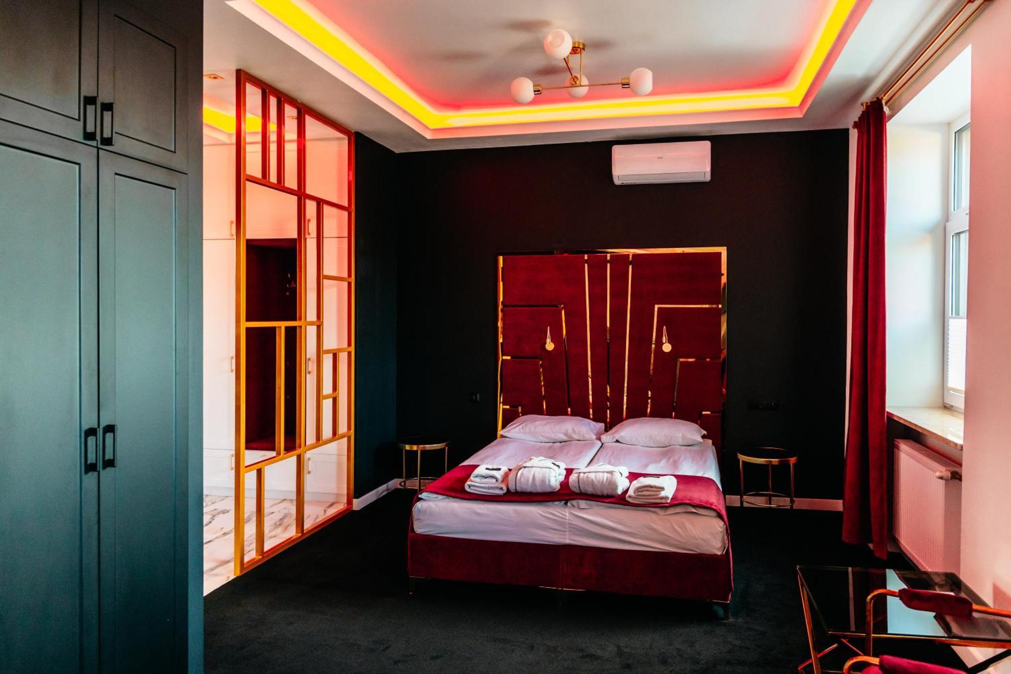Hotel Senator Konferencje & Spa Starachowice Dış mekan fotoğraf