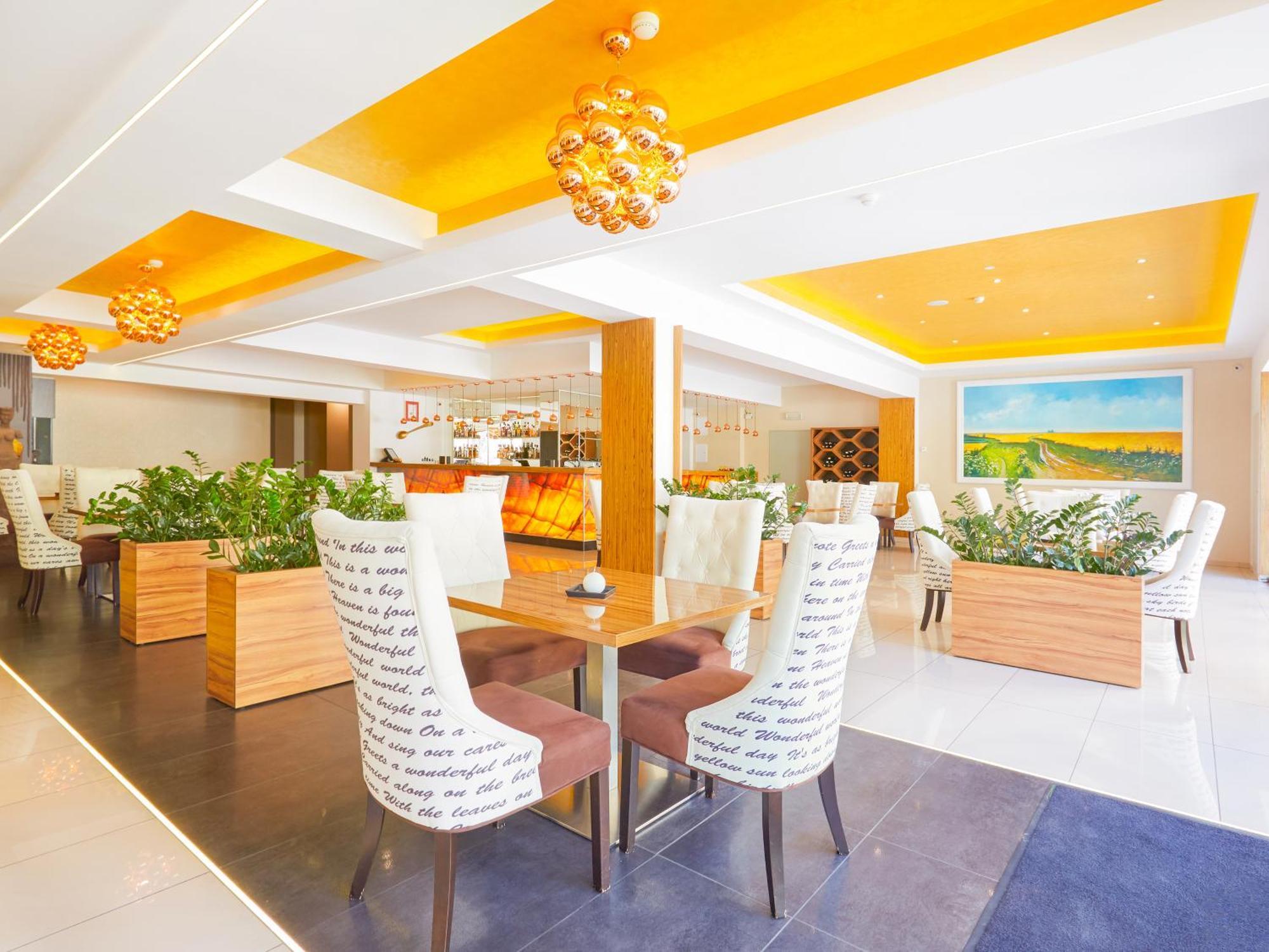 Hotel Senator Konferencje & Spa Starachowice Dış mekan fotoğraf
