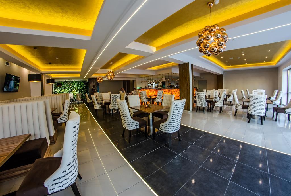Hotel Senator Konferencje & Spa Starachowice Dış mekan fotoğraf