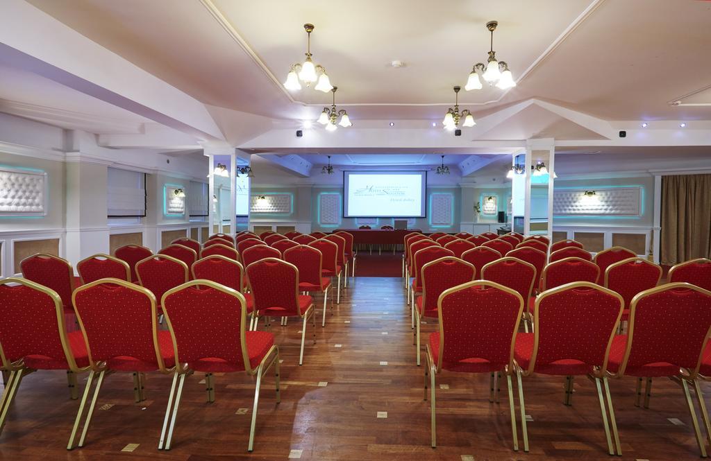 Hotel Senator Konferencje & Spa Starachowice Dış mekan fotoğraf