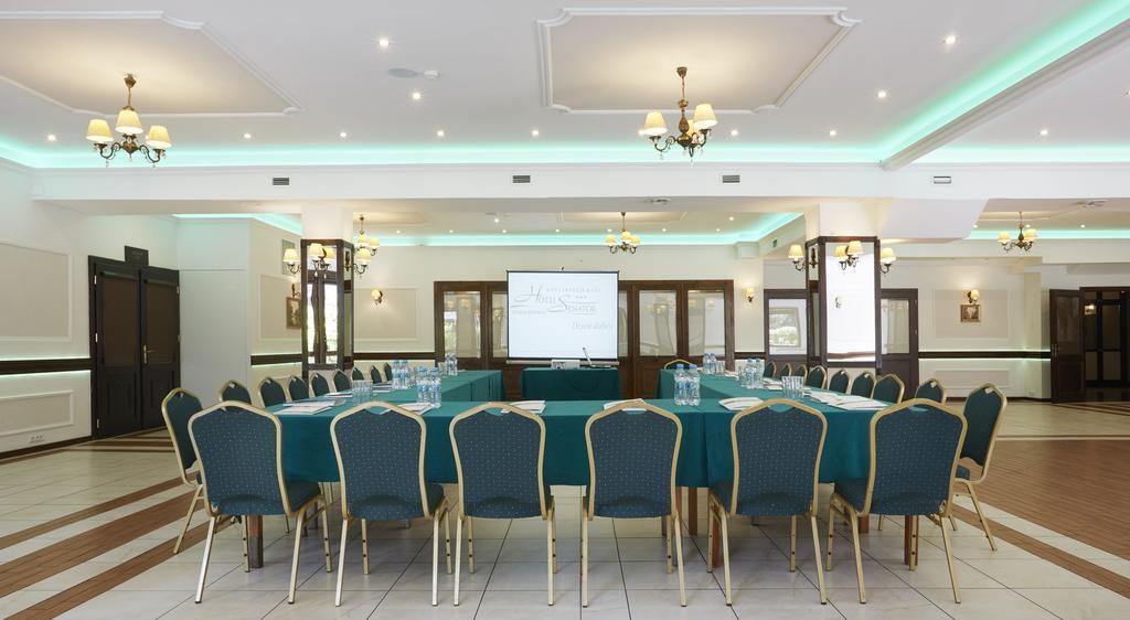 Hotel Senator Konferencje & Spa Starachowice Dış mekan fotoğraf