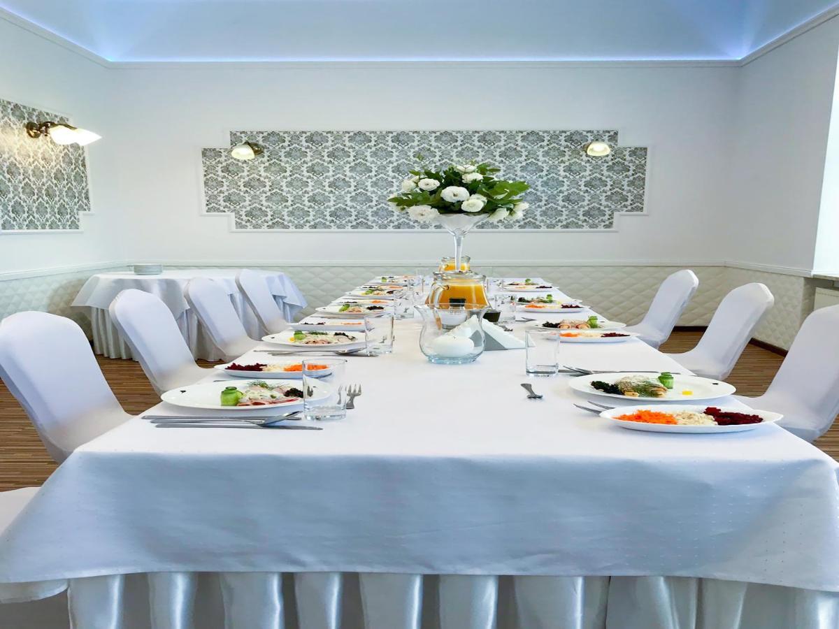 Hotel Senator Konferencje & Spa Starachowice Dış mekan fotoğraf